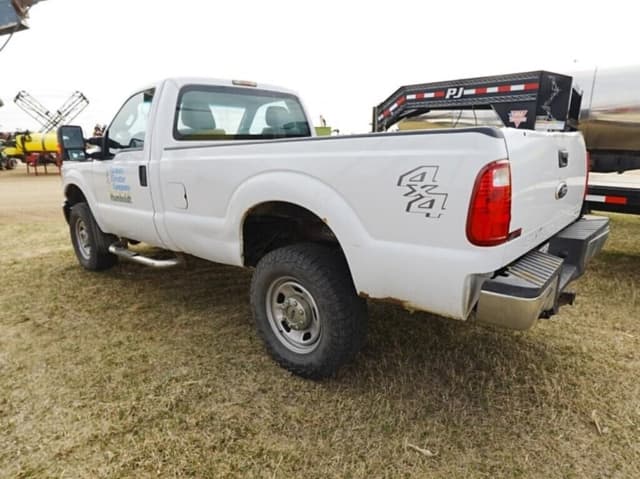Image of Ford F-350 equipment image 3