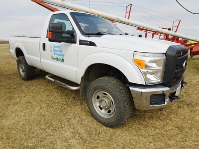 Image of Ford F-350 equipment image 1