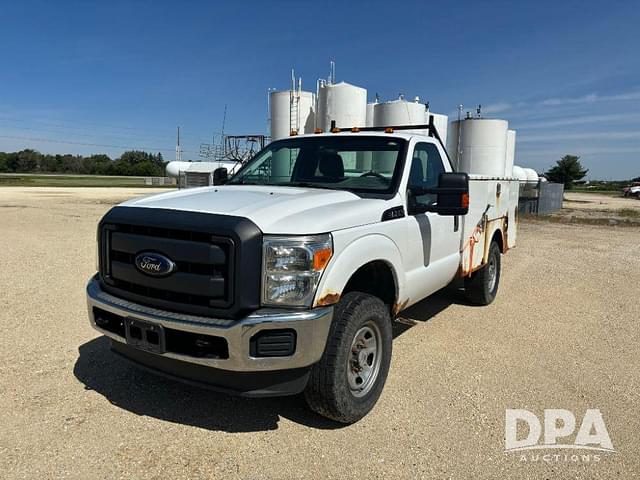 Image of Ford F-350 equipment image 1