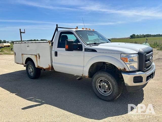 Image of Ford F-350 equipment image 4