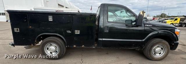 Image of Ford F-350 equipment image 3