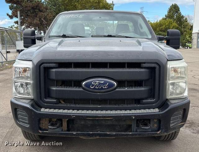 Image of Ford F-350 equipment image 1