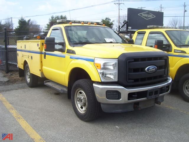 Image of Ford F-350 equipment image 1