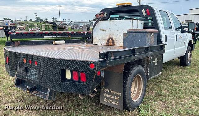 Image of Ford F-350 equipment image 4