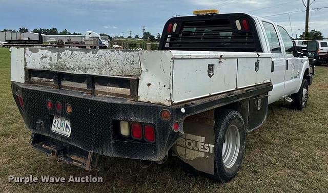 Image of Ford F-350 equipment image 4