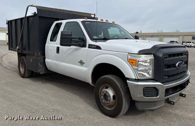 Image of Ford F-350 equipment image 2