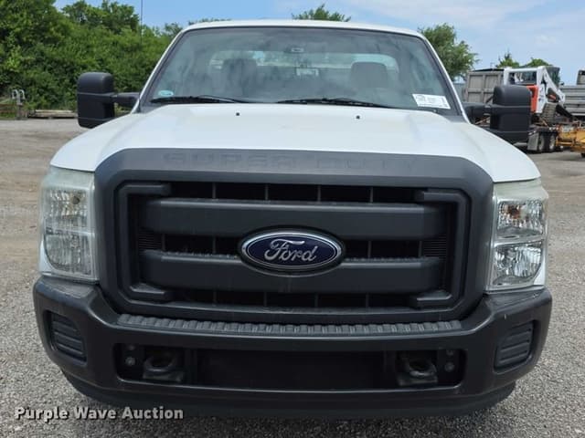 Image of Ford F-350 equipment image 1