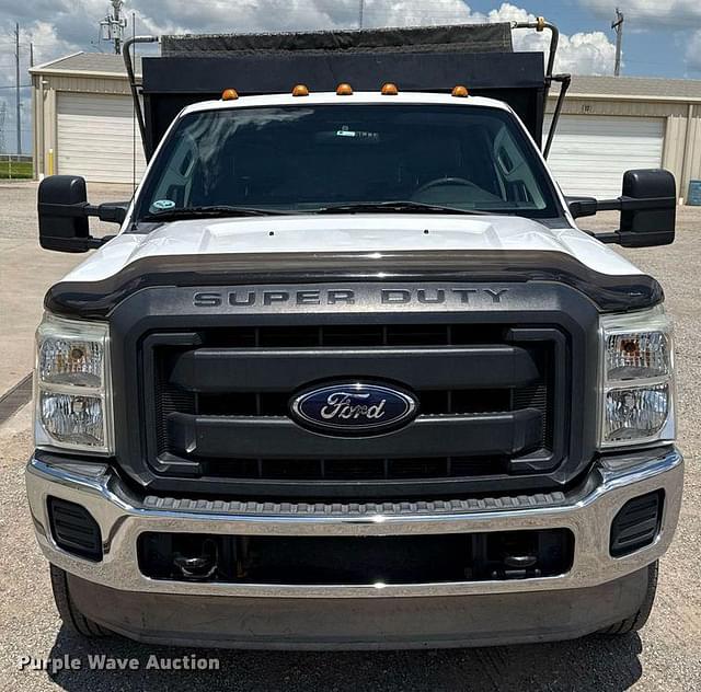 Image of Ford F-350 equipment image 1