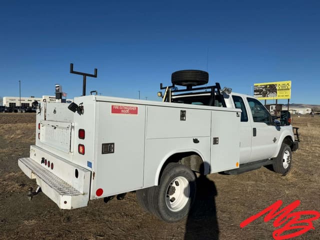 Image of Ford F-350 equipment image 4