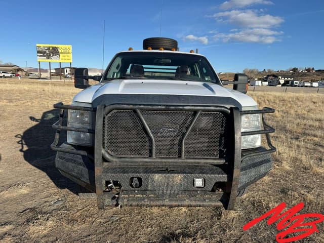 Image of Ford F-350 equipment image 1