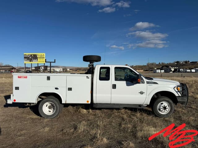 Image of Ford F-350 equipment image 3