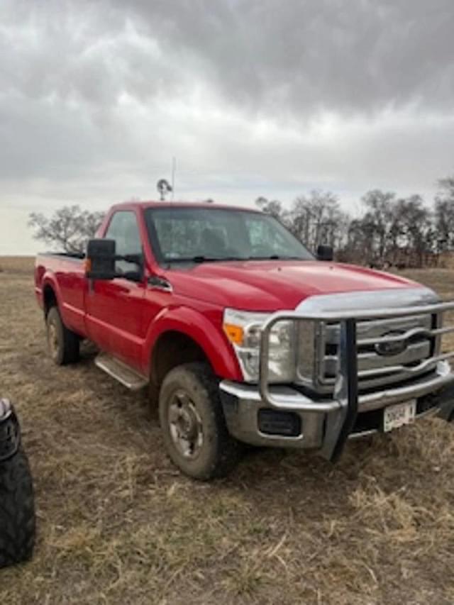 Image of Ford F-350 equipment image 1