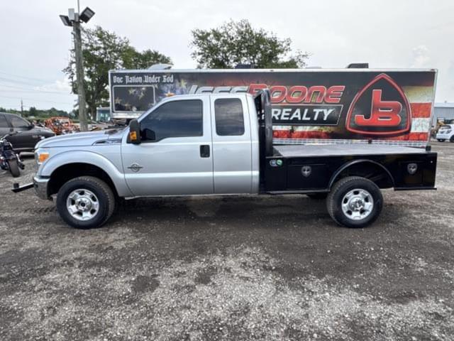 Image of Ford F-350 equipment image 1