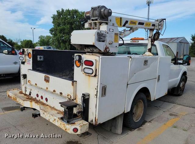 Image of Ford F-350 equipment image 4