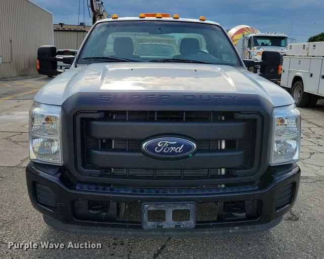 Image of Ford F-350 equipment image 1