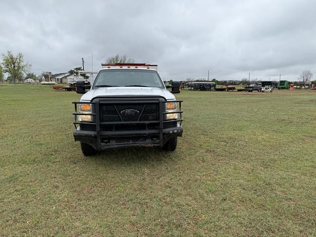 Image of Ford F-350 equipment image 1