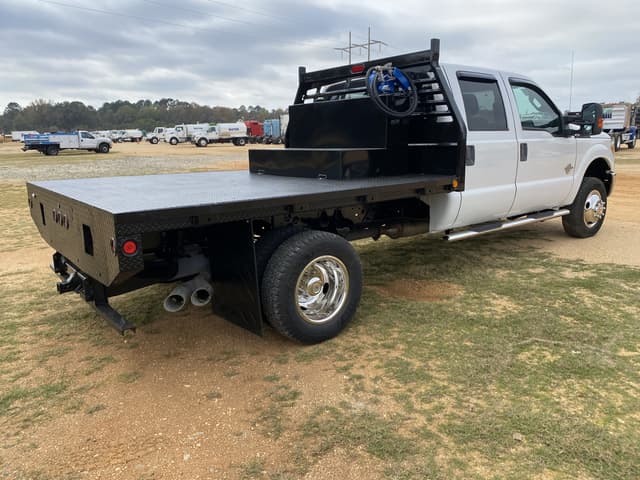 Image of Ford F-350 equipment image 2