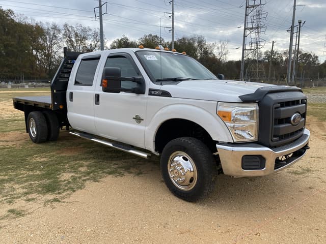 Image of Ford F-350 equipment image 3