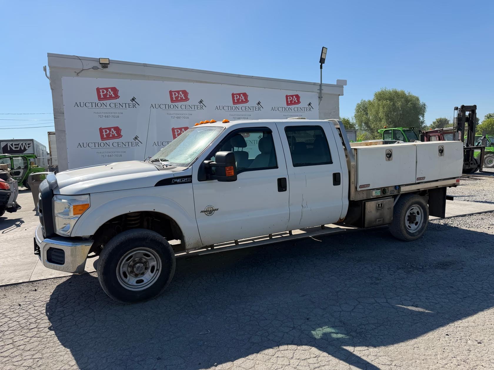 2012 Ford F-350 Equipment Image0