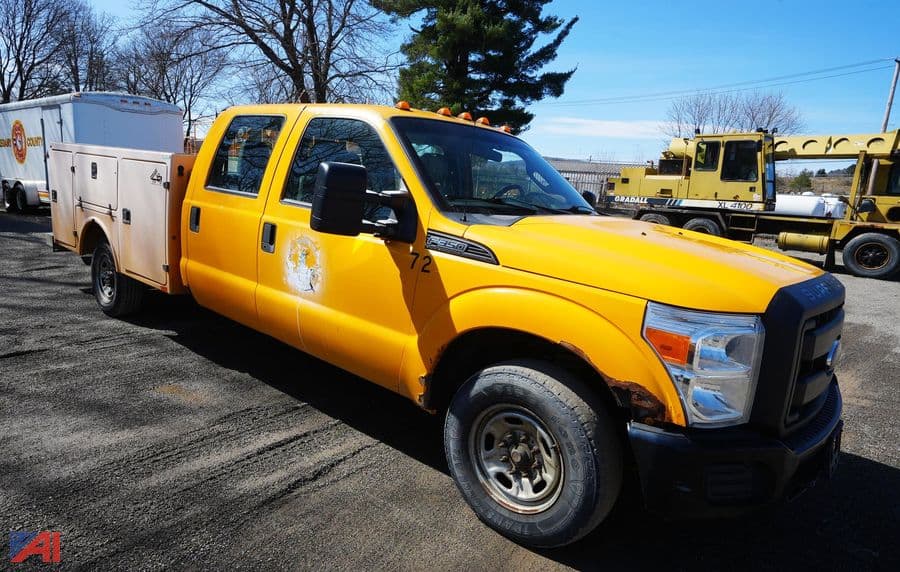 Image of Ford F-350 Primary image