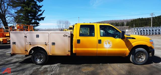 Image of Ford F-350 equipment image 2