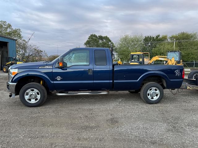 Image of Ford F-350 equipment image 1