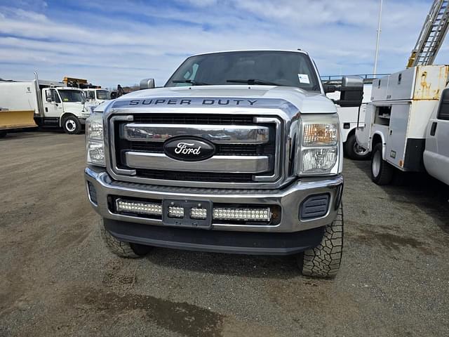 Image of Ford F-350 equipment image 1