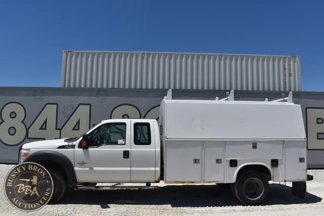 Image of Ford F-450 equipment image 1