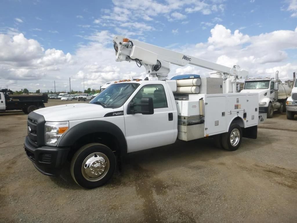 2012 Ford F-450 Equipment Image0