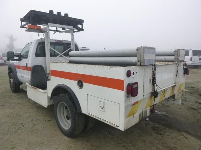 Image of Ford F-450 equipment image 3