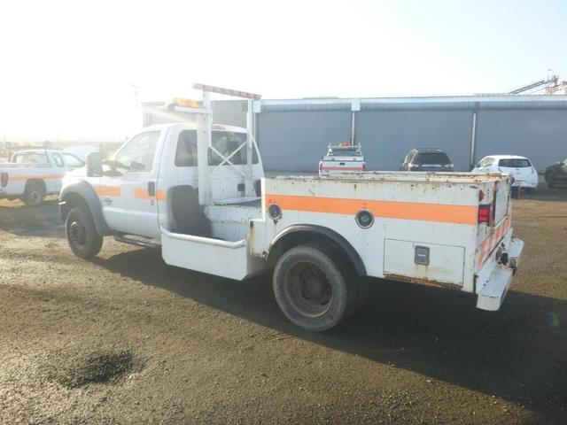 Image of Ford F-450 equipment image 3