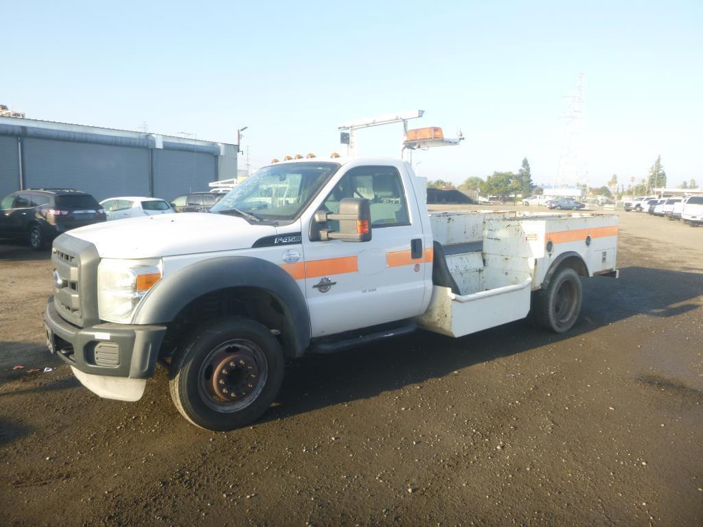 Image of Ford F-450 Primary image