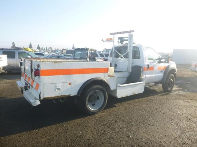 Image of Ford F-450 equipment image 2