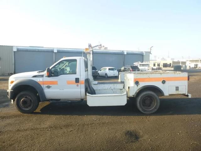 Image of Ford F-450 equipment image 4