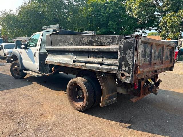 Image of Ford F-450 equipment image 2