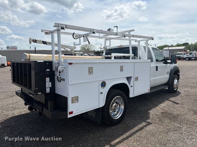 Image of Ford F-450 equipment image 4