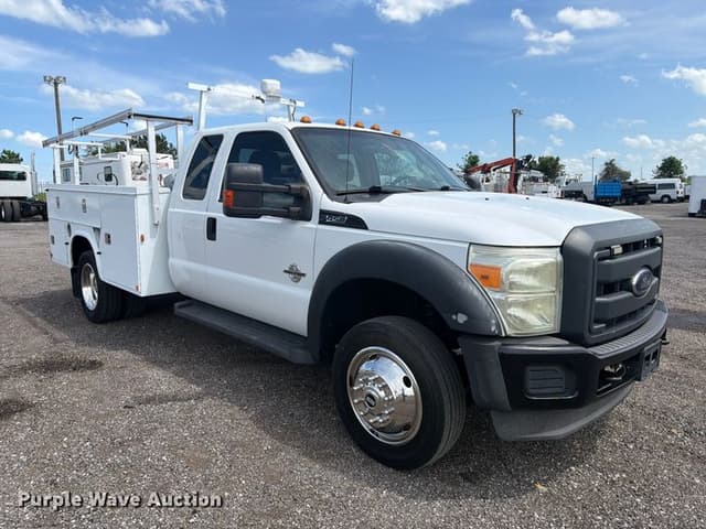 Image of Ford F-450 equipment image 2