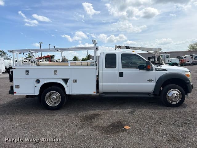 Image of Ford F-450 equipment image 3