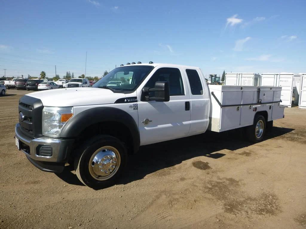 Image of Ford F-450 Primary image