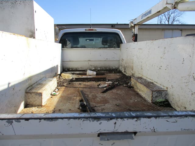 Image of Ford F-450 equipment image 4