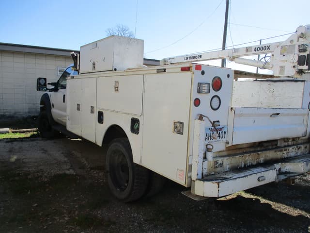 Image of Ford F-450 equipment image 3