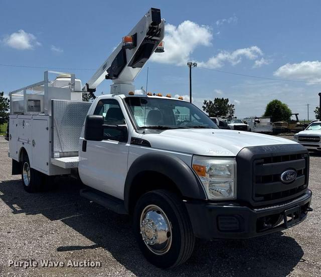 Image of Ford F-450 equipment image 2
