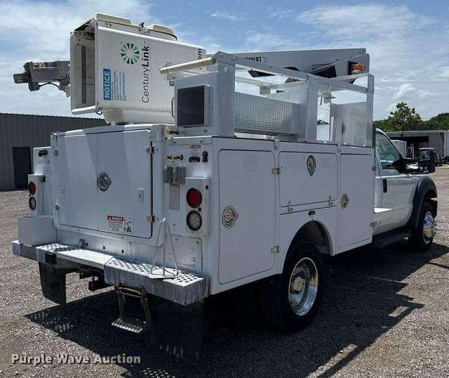 Image of Ford F-450 equipment image 4