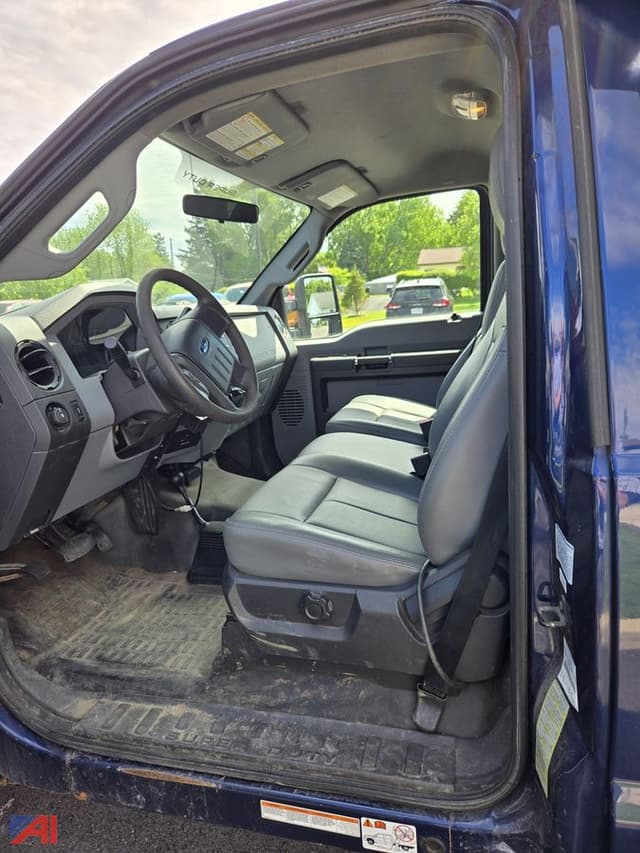 Image of Ford F-450 equipment image 2