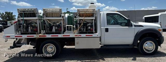 Image of Ford F-450 equipment image 3