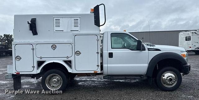 Image of Ford F-450 equipment image 3