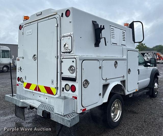 Image of Ford F-450 equipment image 4