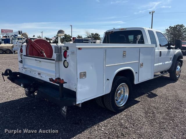 Image of Ford F-450 equipment image 4