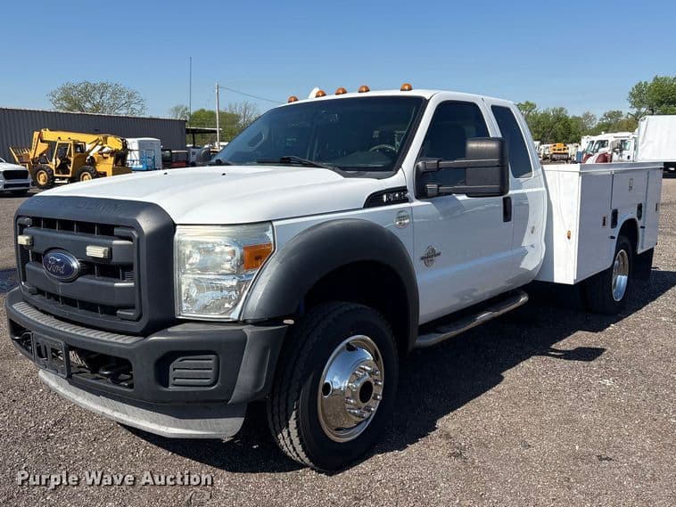 Image of Ford F-450 Primary image