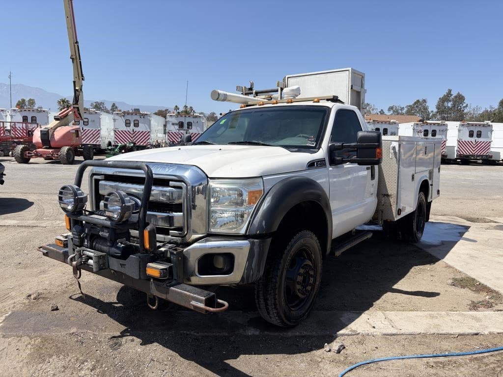 Image of Ford F-450 Primary image